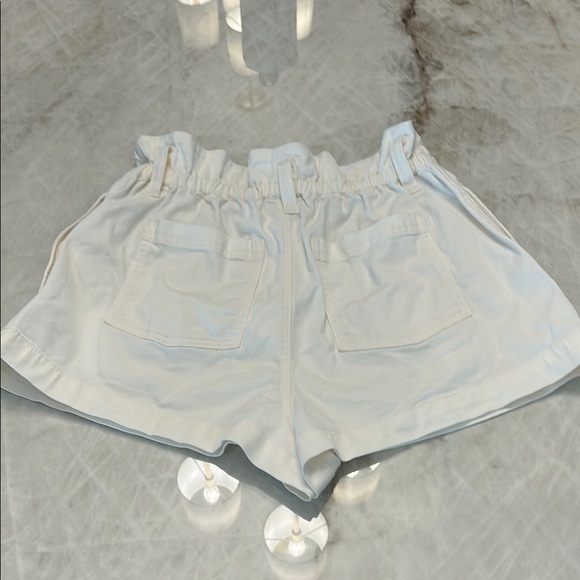 Aritzia High Waist White Shorts Sunday Best - Picture 2 of 2